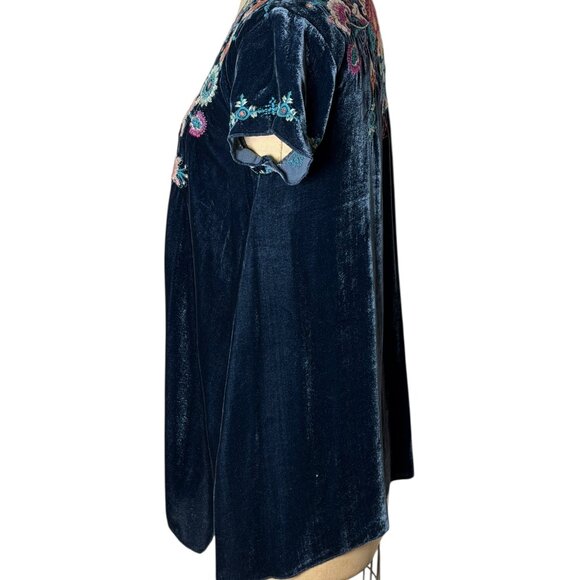 Gorgeous embroidered High-Low velvet top by Johnny Was Size S - Picture 3 of 6